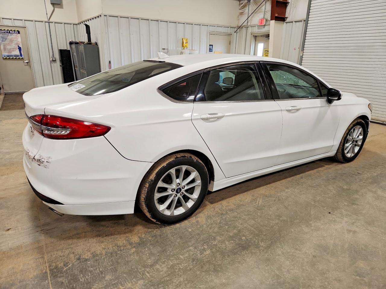 2019 Ford Fusion Se - Image 3