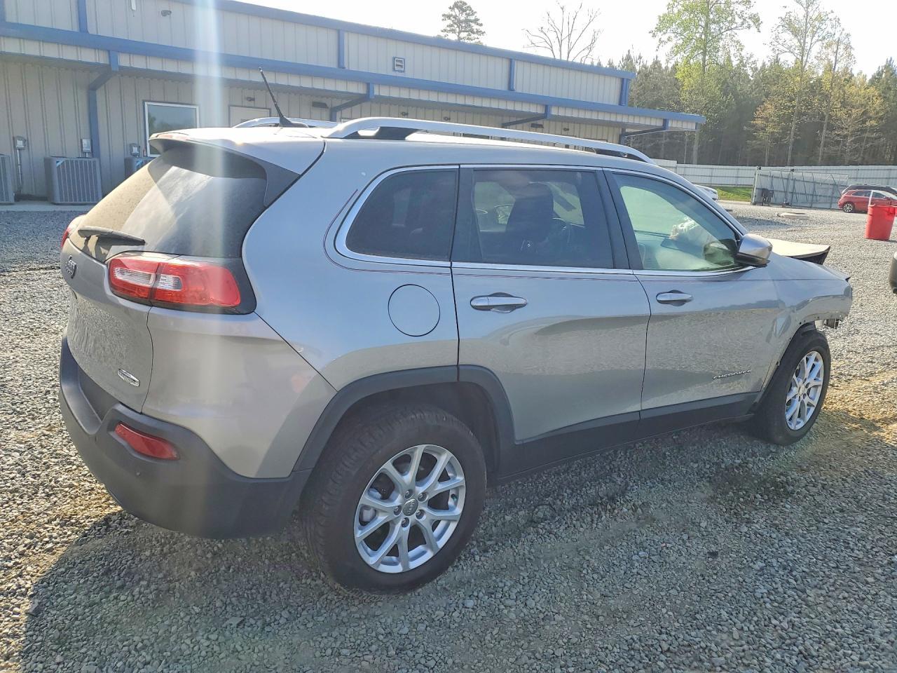 2015 Jeep Cherokee Latitude - Image 3