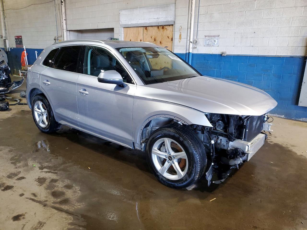 2023 Audi Q5 Premium 40 - Image 4