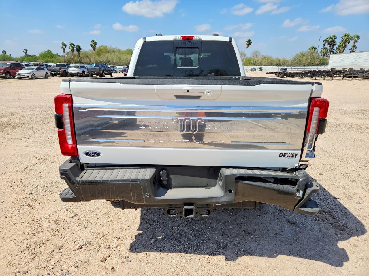 2025 Ford F350 Super Duty - Фото 6