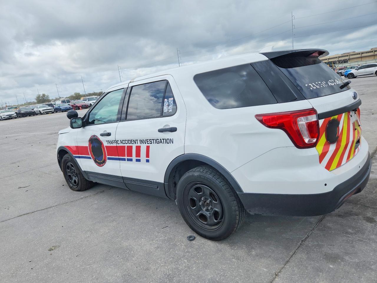 2017 Ford Explorer Police Interceptor - Фото 2