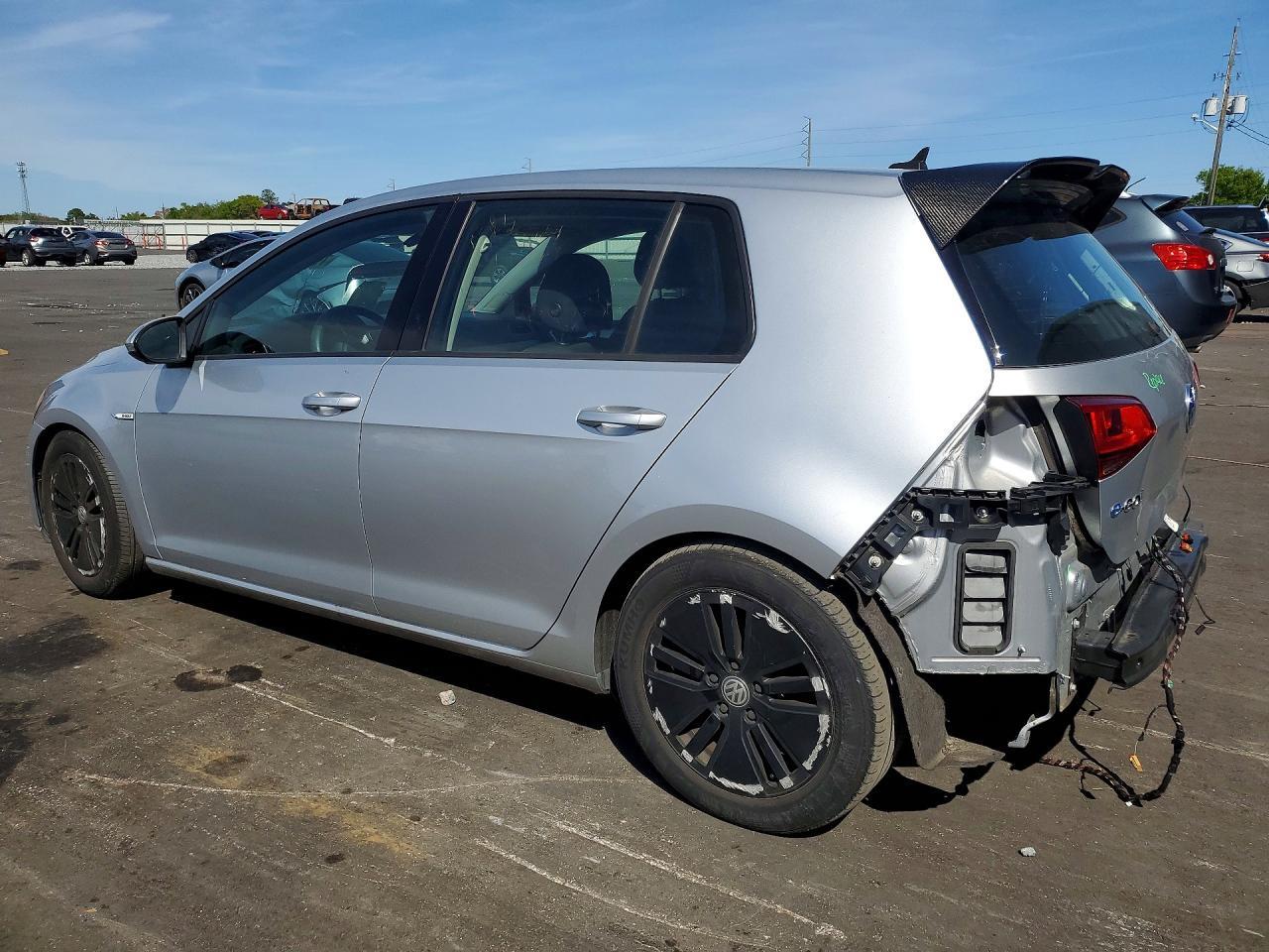 2016 Volkswagen E-Golf Se - Image 2