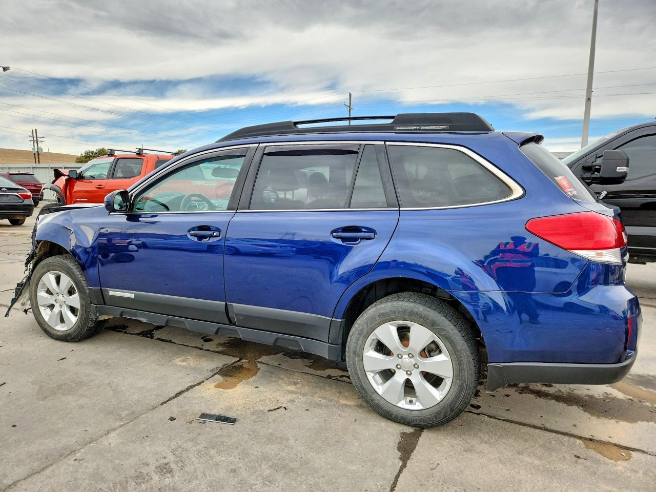 2011 Subaru Outback 2.5I Limited - Image 2