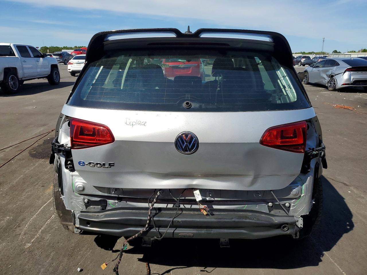 2016 Volkswagen E-Golf Se - Image 6