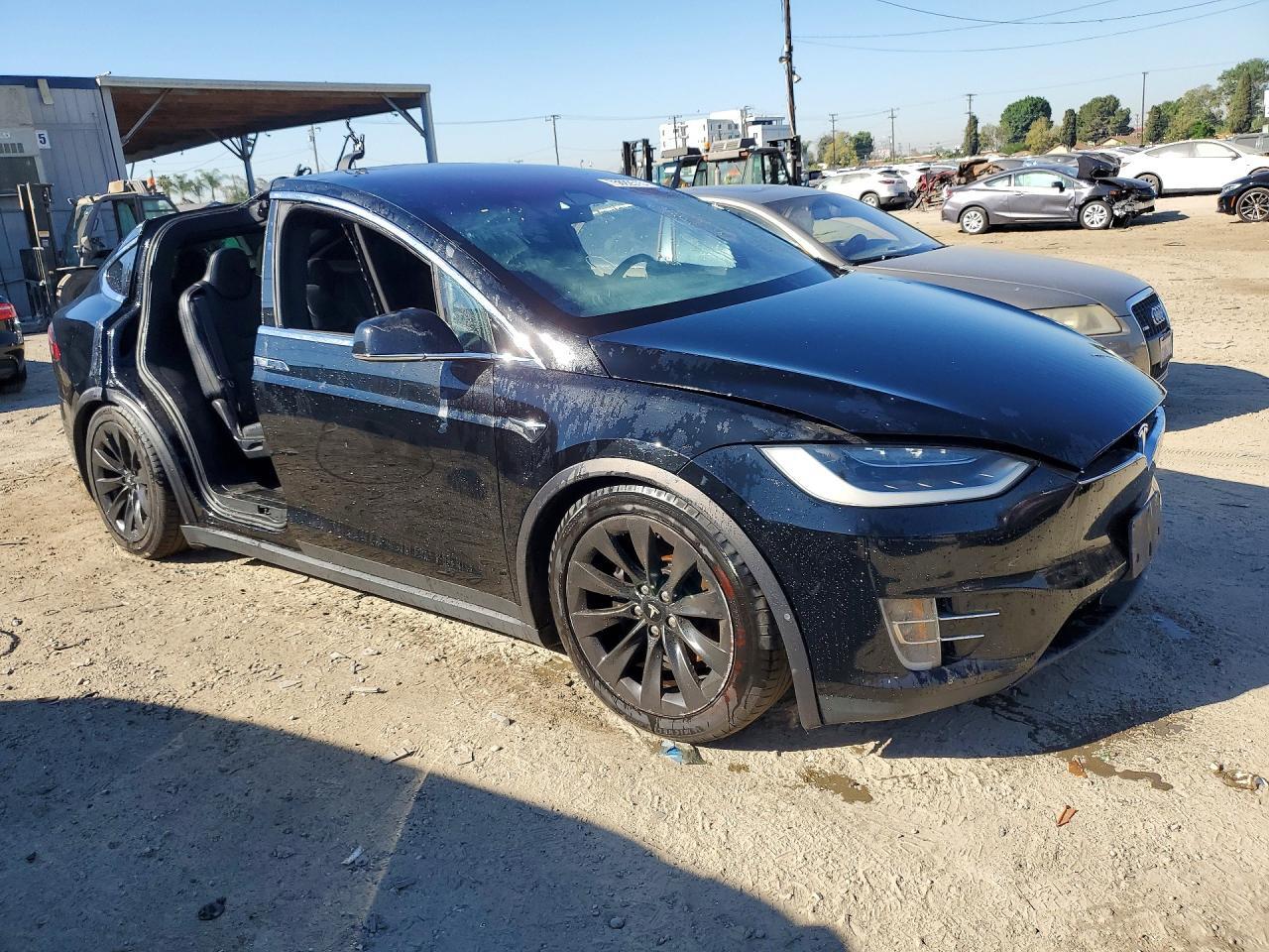 2018 Tesla Model X - Фото 4
