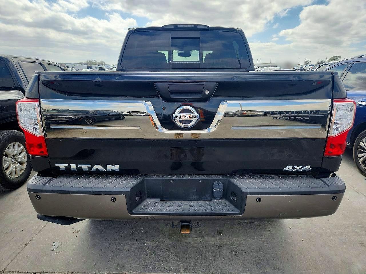 2019 Nissan Titan Platinum Reserve - Фото 6