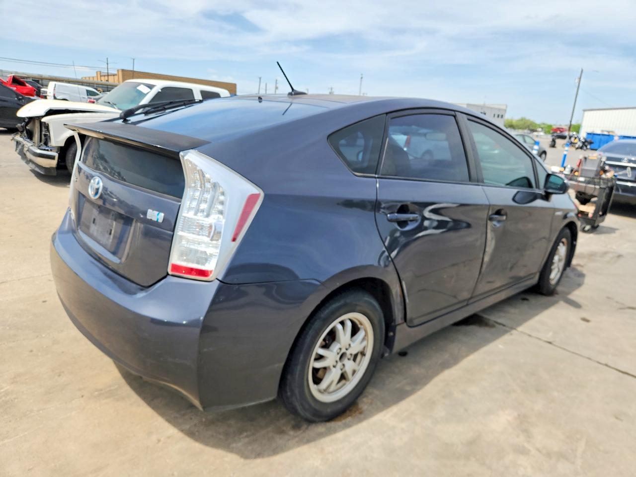 2010 Toyota Prius Iii - Фото 3