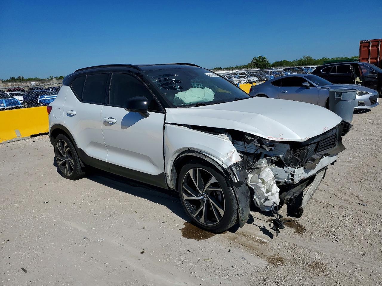 2020 Volvo Xc40 T4 R-Design - Фото 4