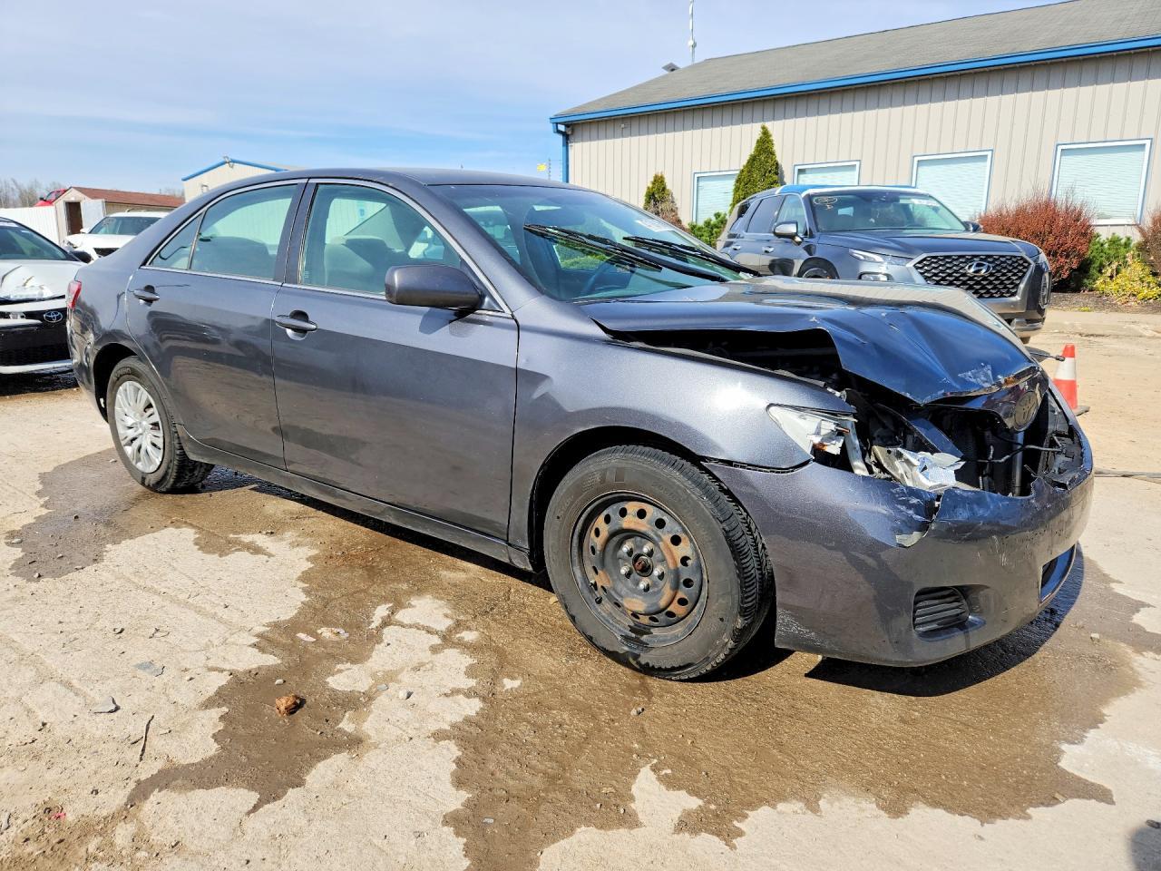2010 Toyota Camry Le - Image 4