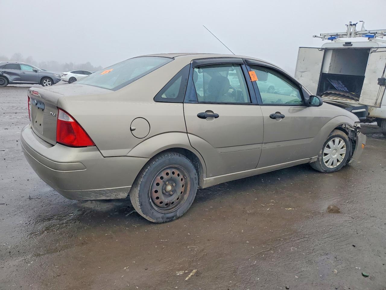2005 Ford Focus Zx4 - Фото 3