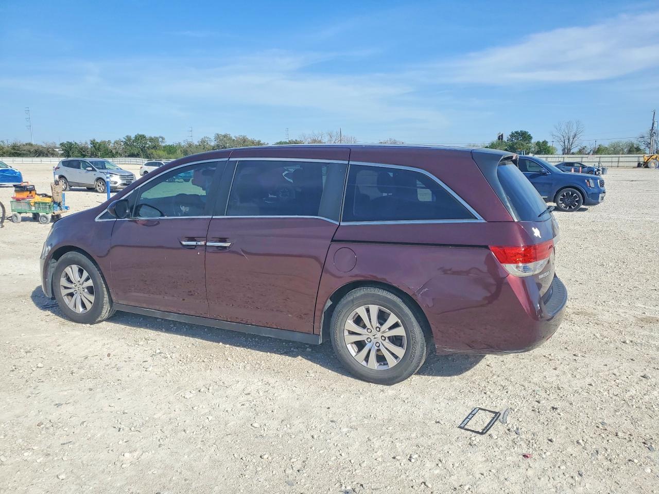 2014 Honda Odyssey Ex - Image 2