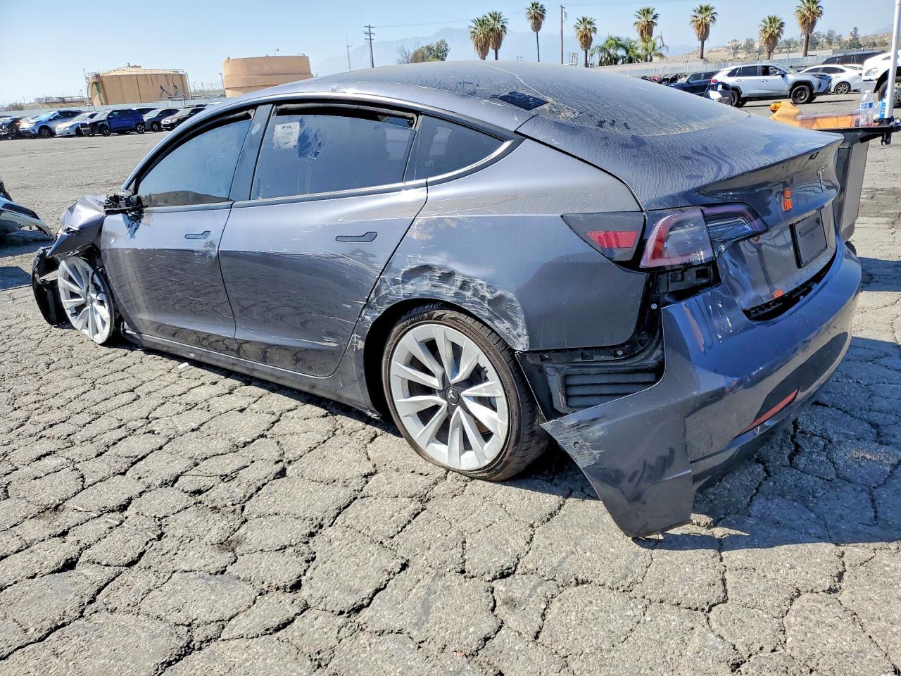 2022 Tesla Model 3 - Фото 2