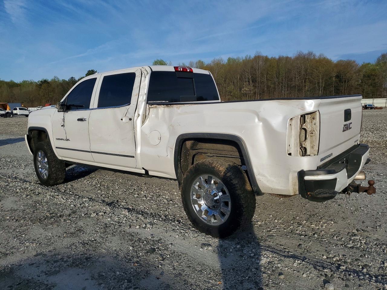 2018 GMC Sierra K2500 Denali - Image 2