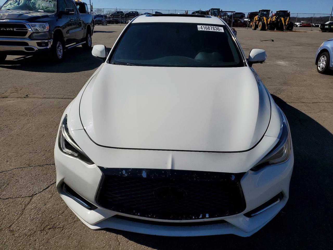 2017 Infiniti Q60 Red Sport 400 - Image 5