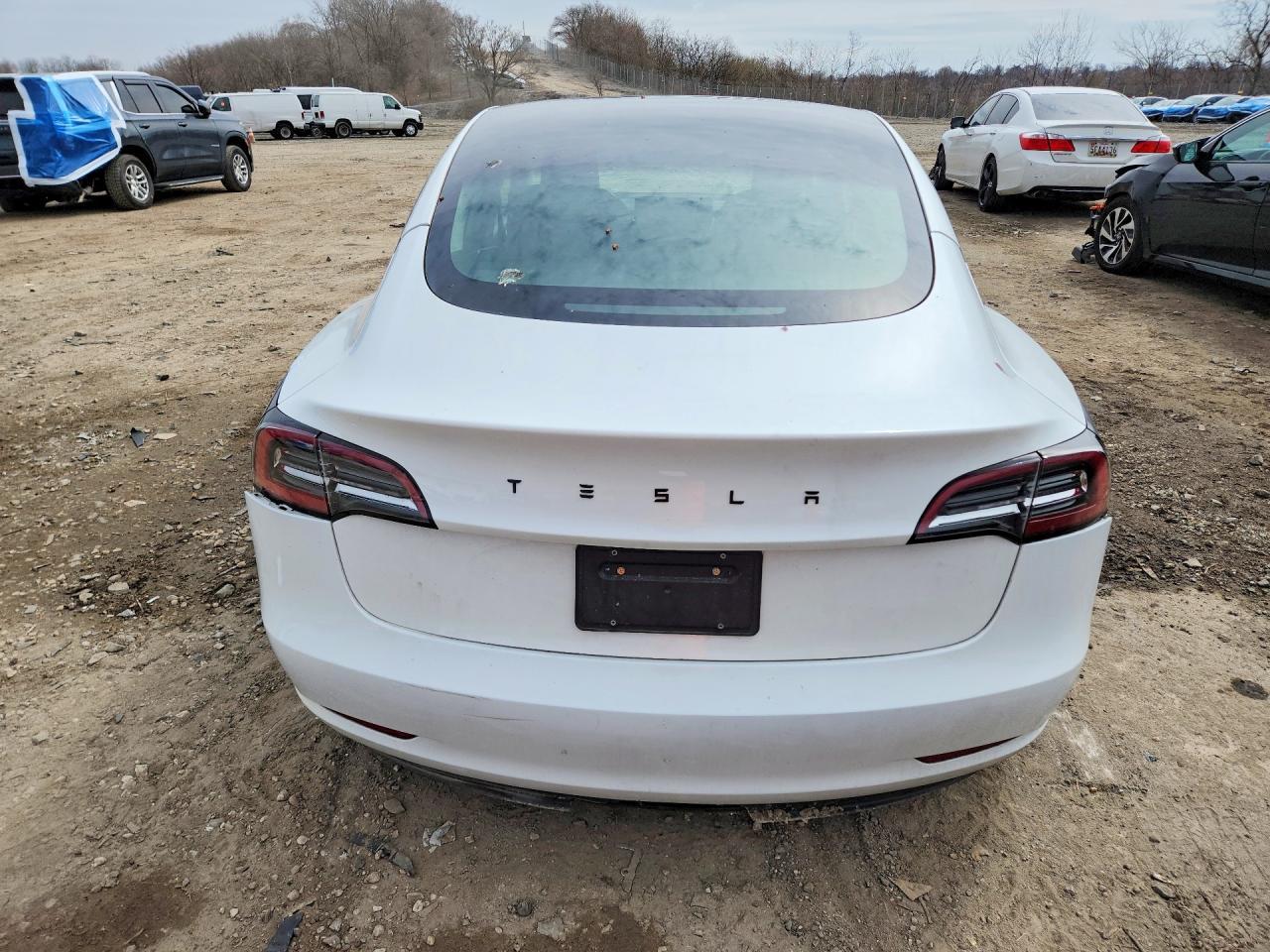 2023 Tesla Model 3 - Image 6