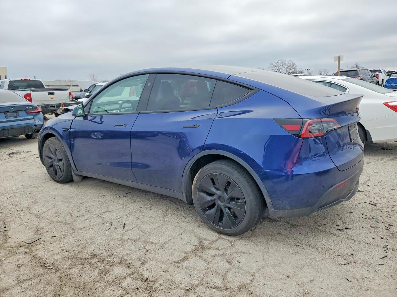 2025 Tesla Model Y - Image 2