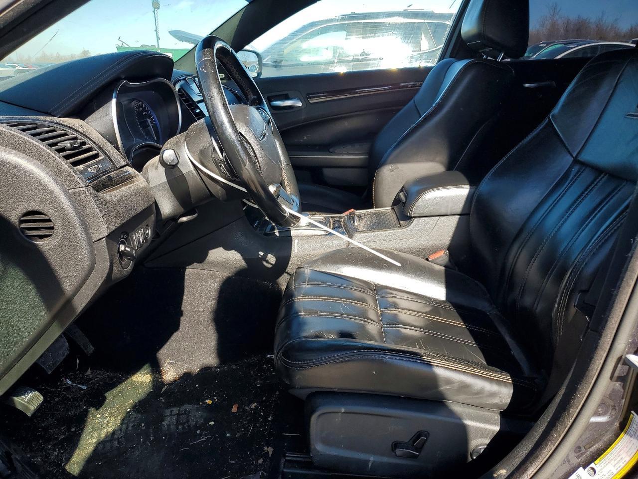 2019 Chrysler 300 S - Image 7