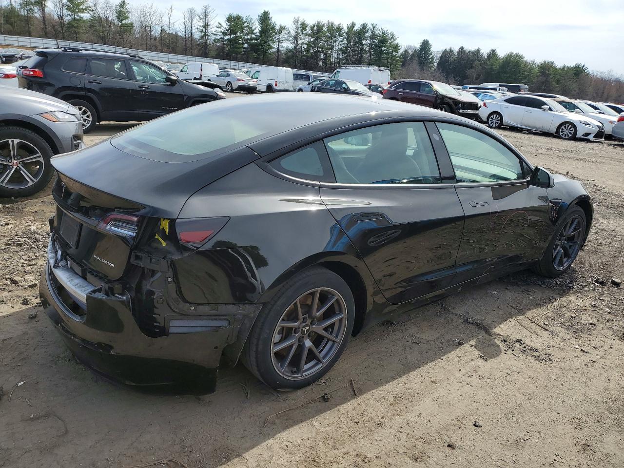 2021 Tesla Model 3 - Фото 3