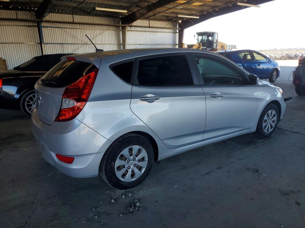 2017 Hyundai Accent Se - Image 3