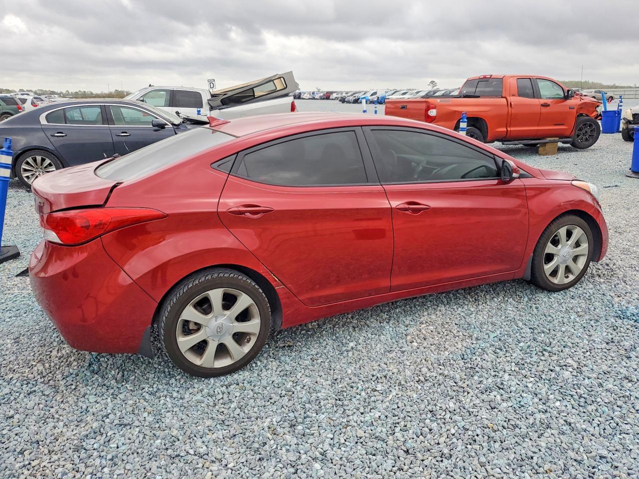 2013 Hyundai Elantra - Image 3
