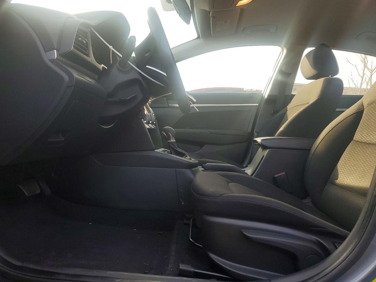 2019 Hyundai Elantra 4D - Image 7