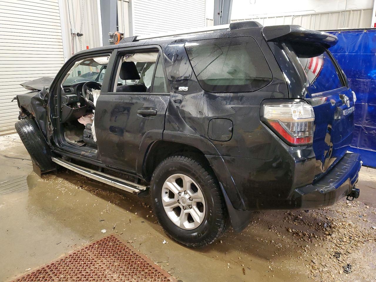 2022 Toyota 4Runner - Фото 2