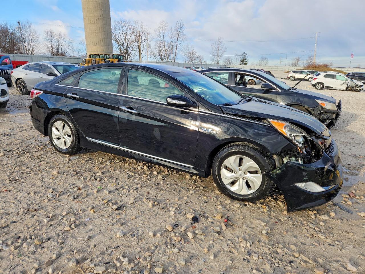 2013 Hyundai Sonata Hybrid Base - Image 4