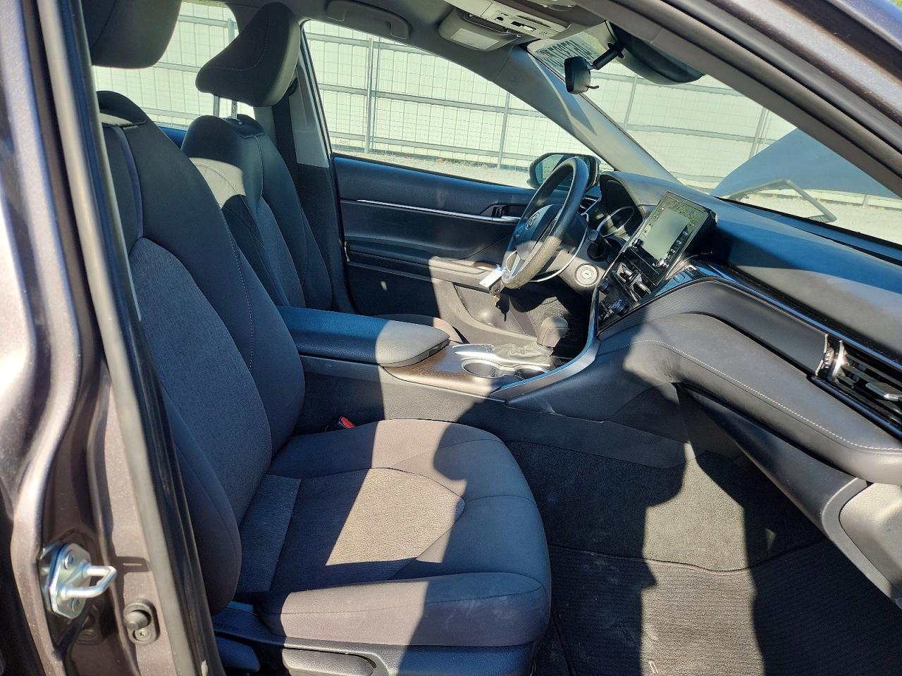 2023 Toyota Camry Le - Image 7