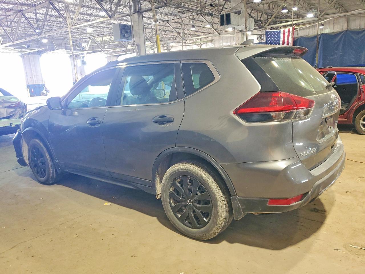2018 Nissan Rogue S - Фото 2