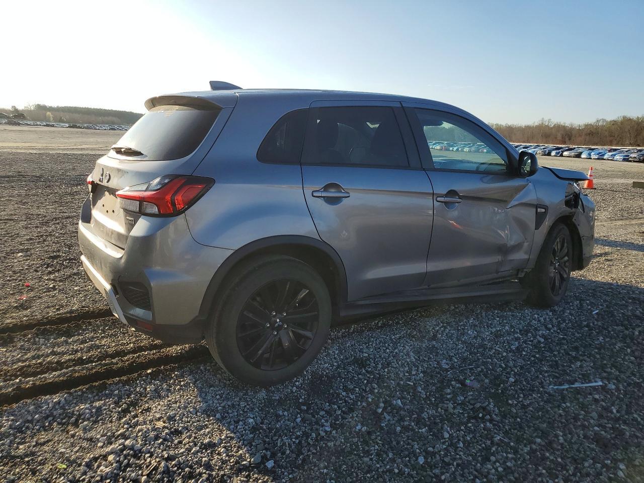 2022 Mitsubishi Outlander Sport Es - Image 3