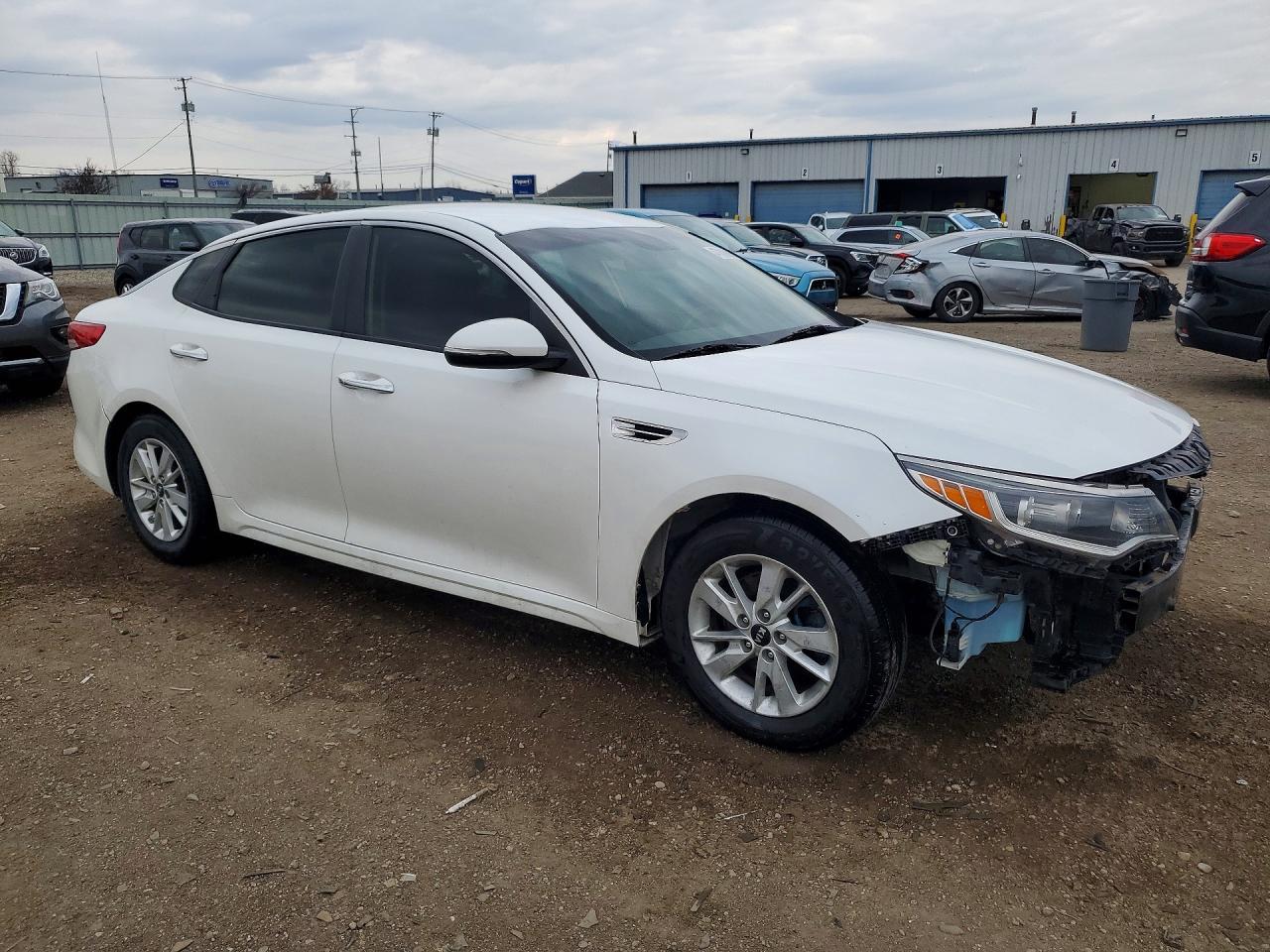 2017 Kia Optima - Фото 4