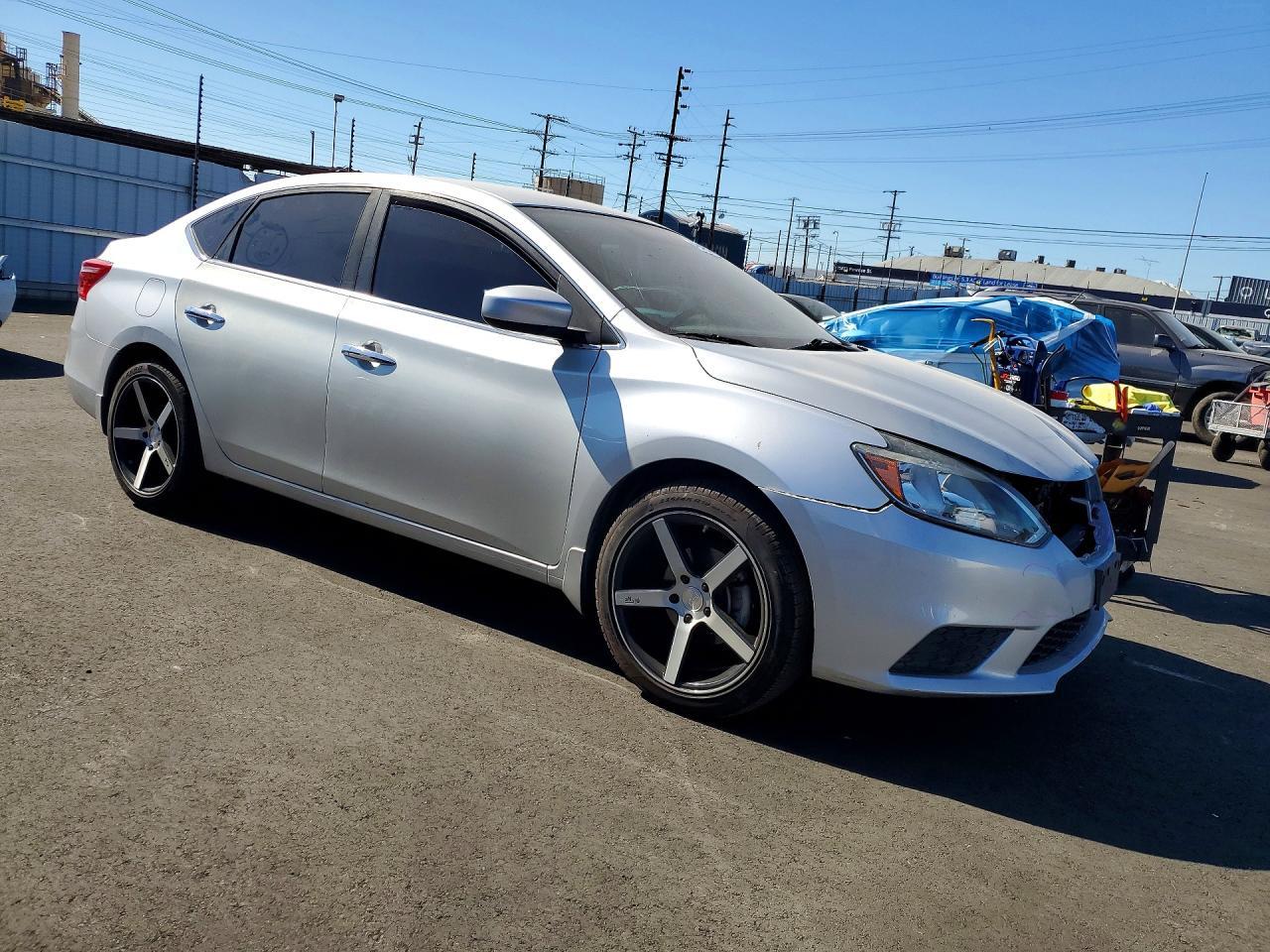 2017 Nissan Sentra - Фото 4