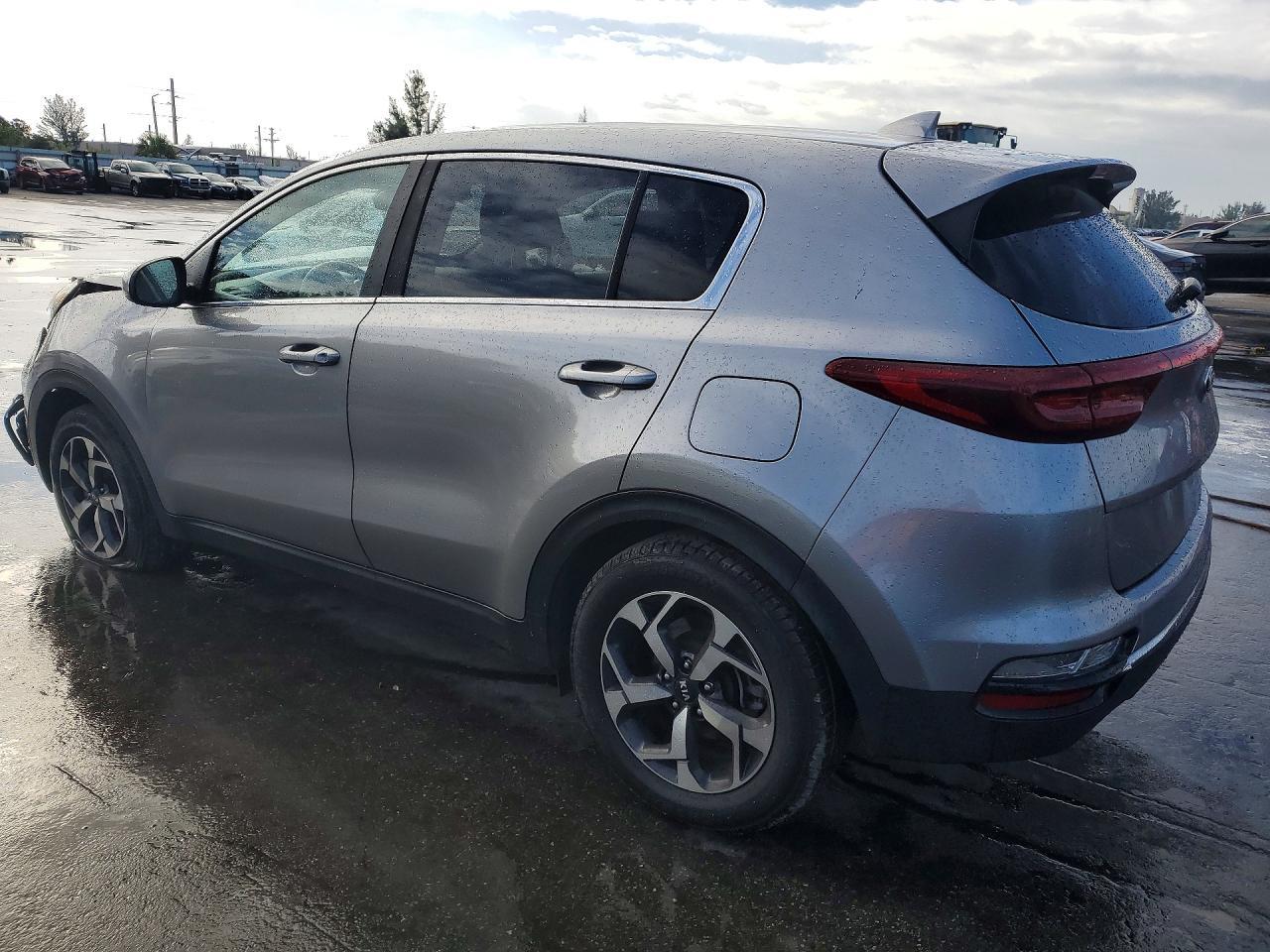 2020 Kia Sportage Lx - Image 2