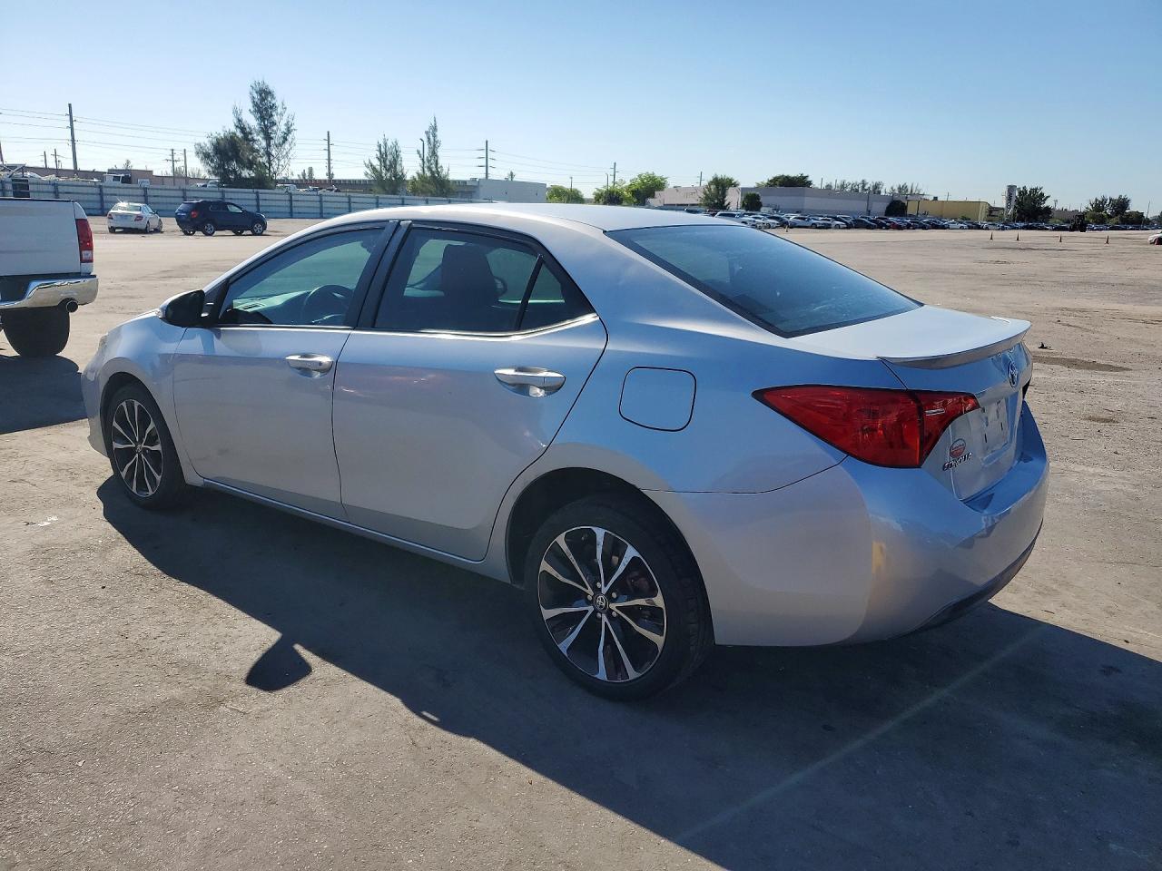 2018 Toyota Corolla Se - Фото 2