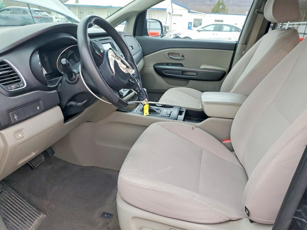 2016 Kia Sedona Lx - Фото 7