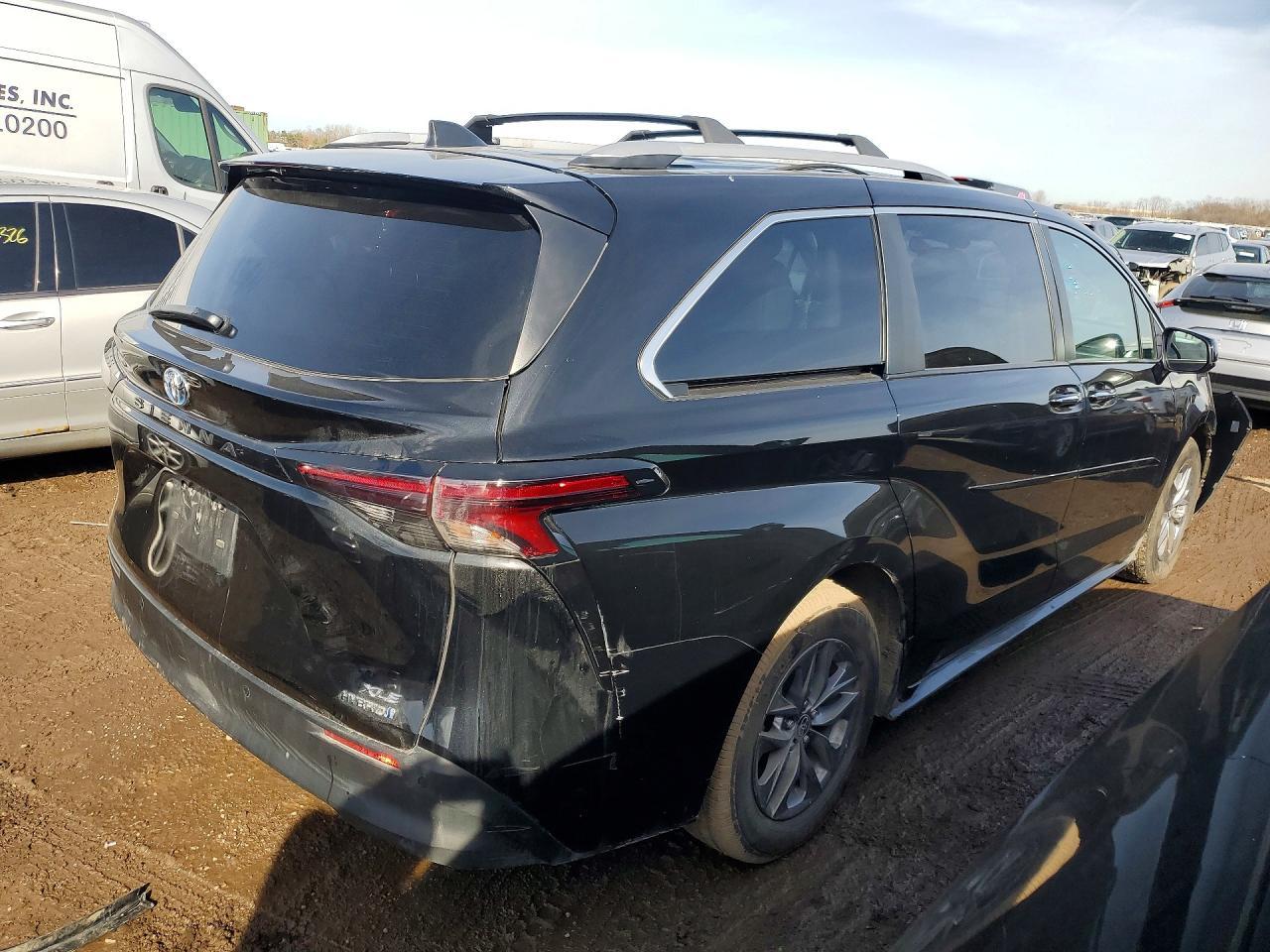 2023 Toyota Sienna Xle 8-Passenger - Image 3