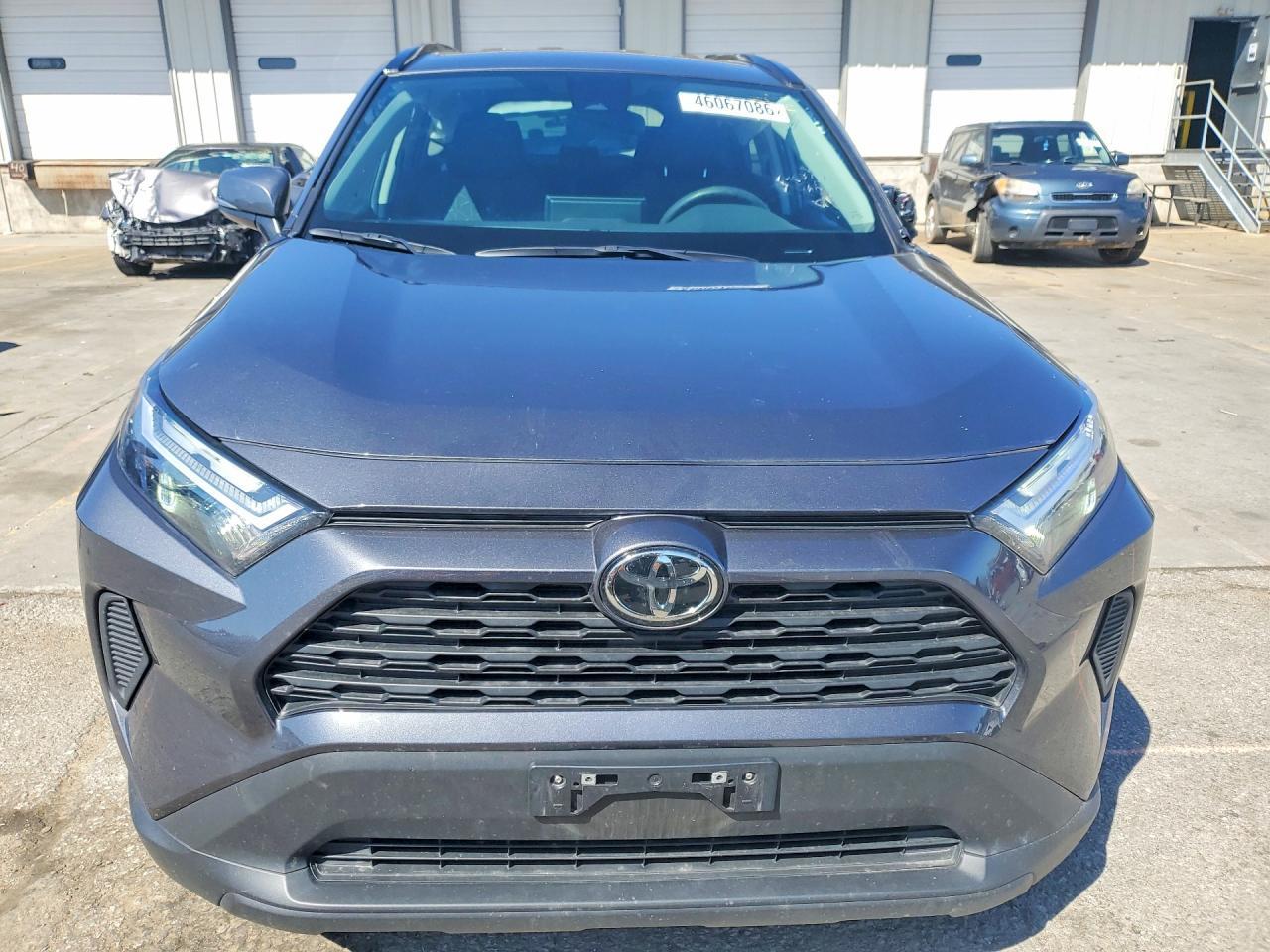 2025 Toyota Rav4 Xle - Image 5
