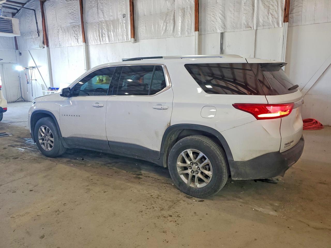 2018 Chevrolet Traverse Lt - Фото 2