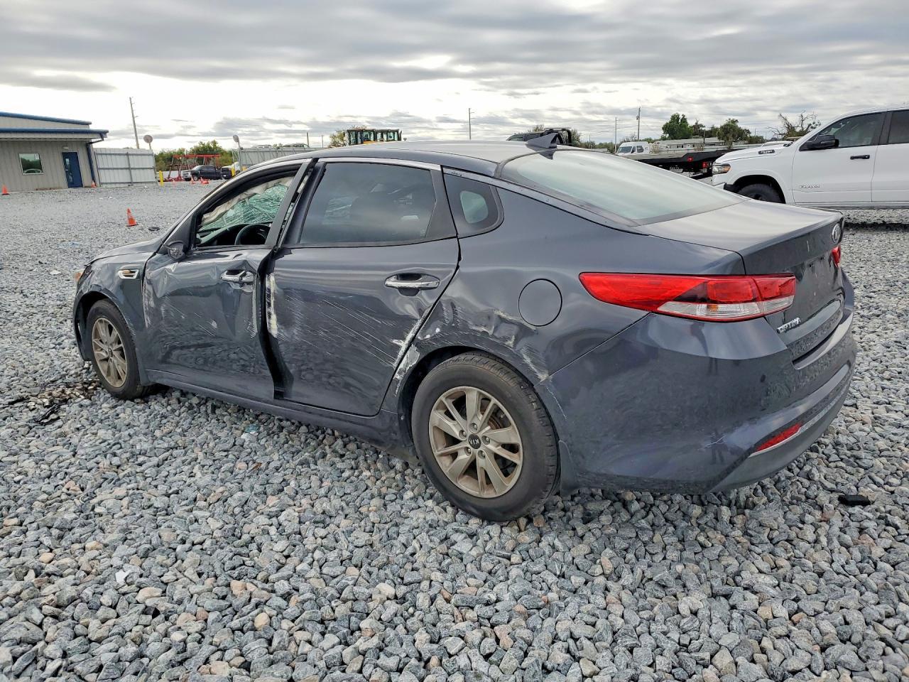 2017 Kia Optima Lx - Фото 2