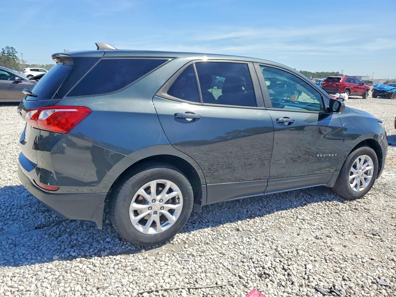 2020 Chevrolet Equinox Ls - Фото 3