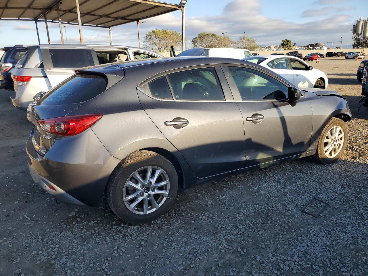2015 Mazda 3 Touring - Image 3