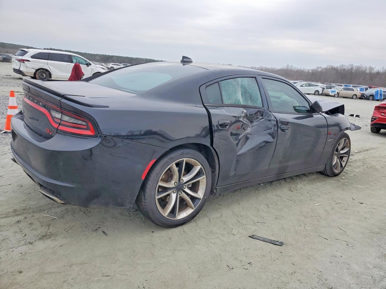2016 Dodge Charger R - Фото 3