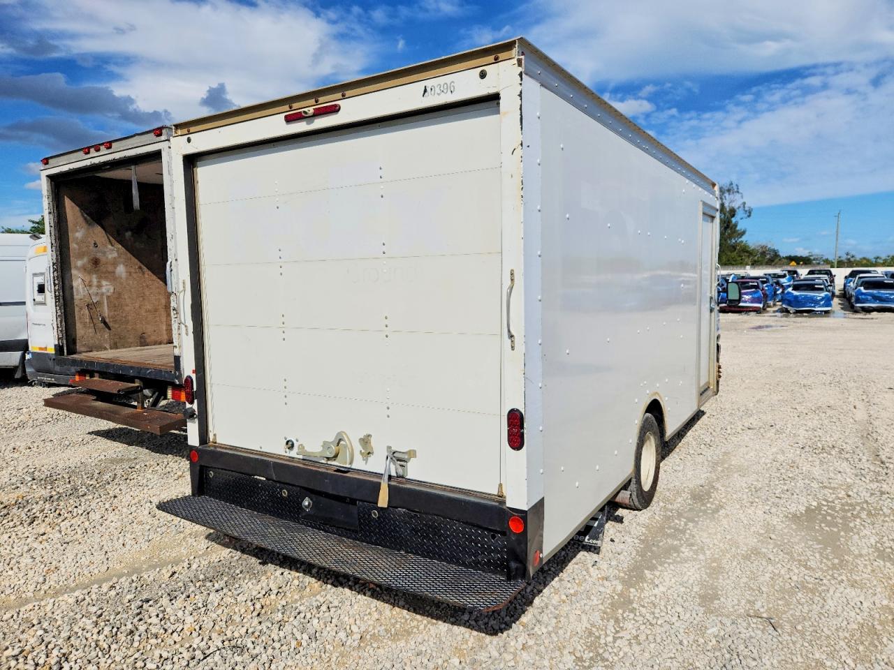 2024 Ford Econoline E350 Super Duty Cutaway Van - Фото 4