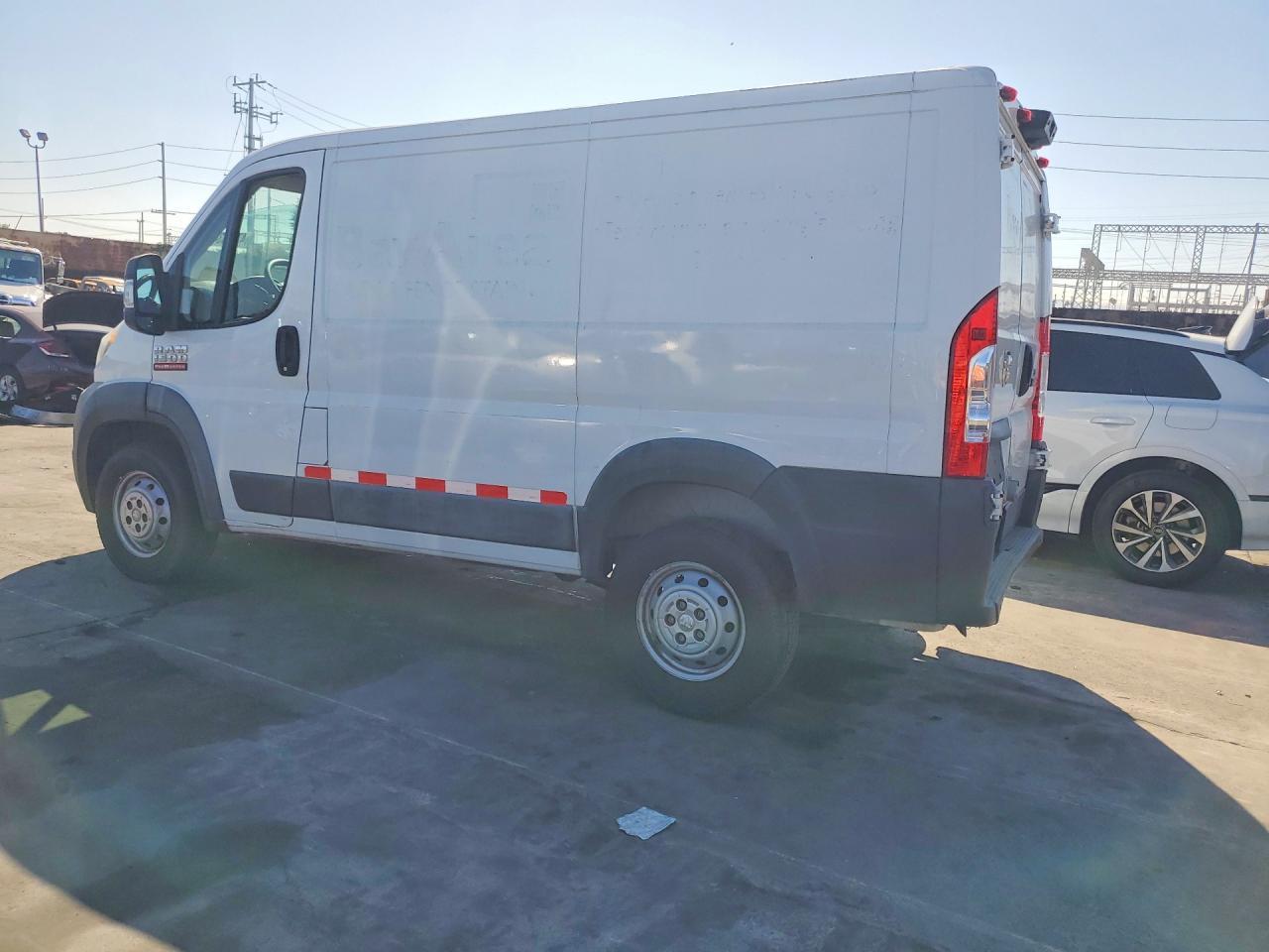 2016 Ram Promaster 1500 Delivery Van - Фото 2