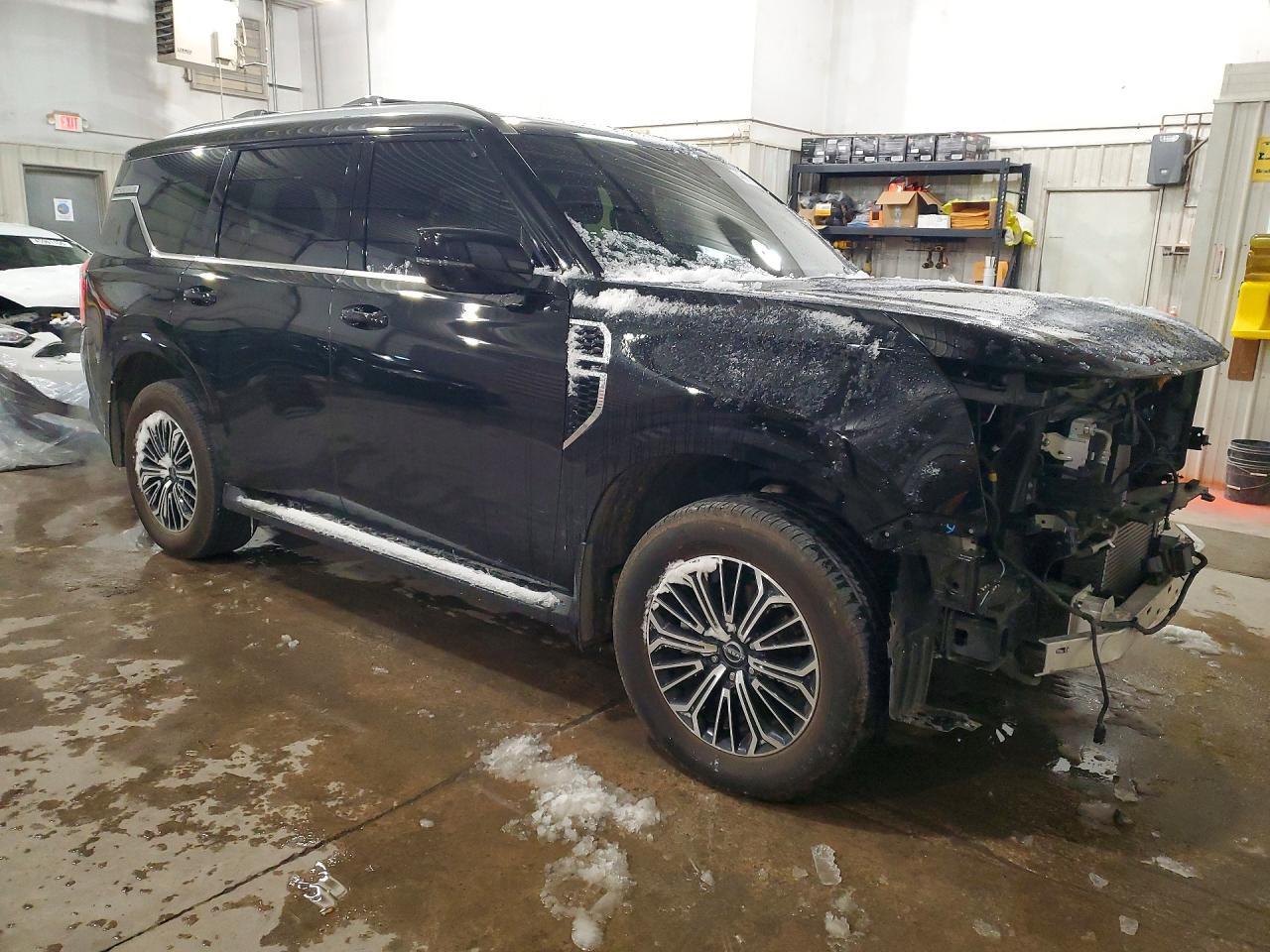 2025 Nissan Armada Platinum - Image 4