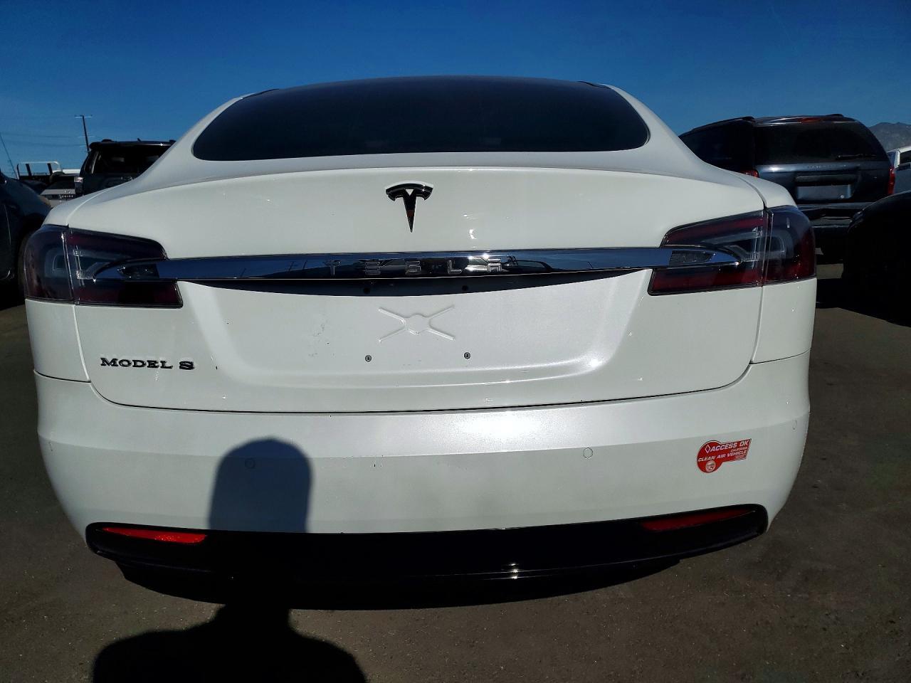 2016 Tesla Model S - Image 6