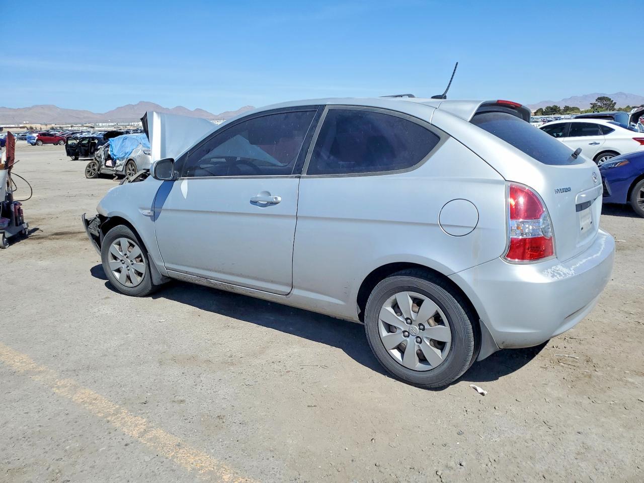 2011 Hyundai Accent Gs - Фото 2