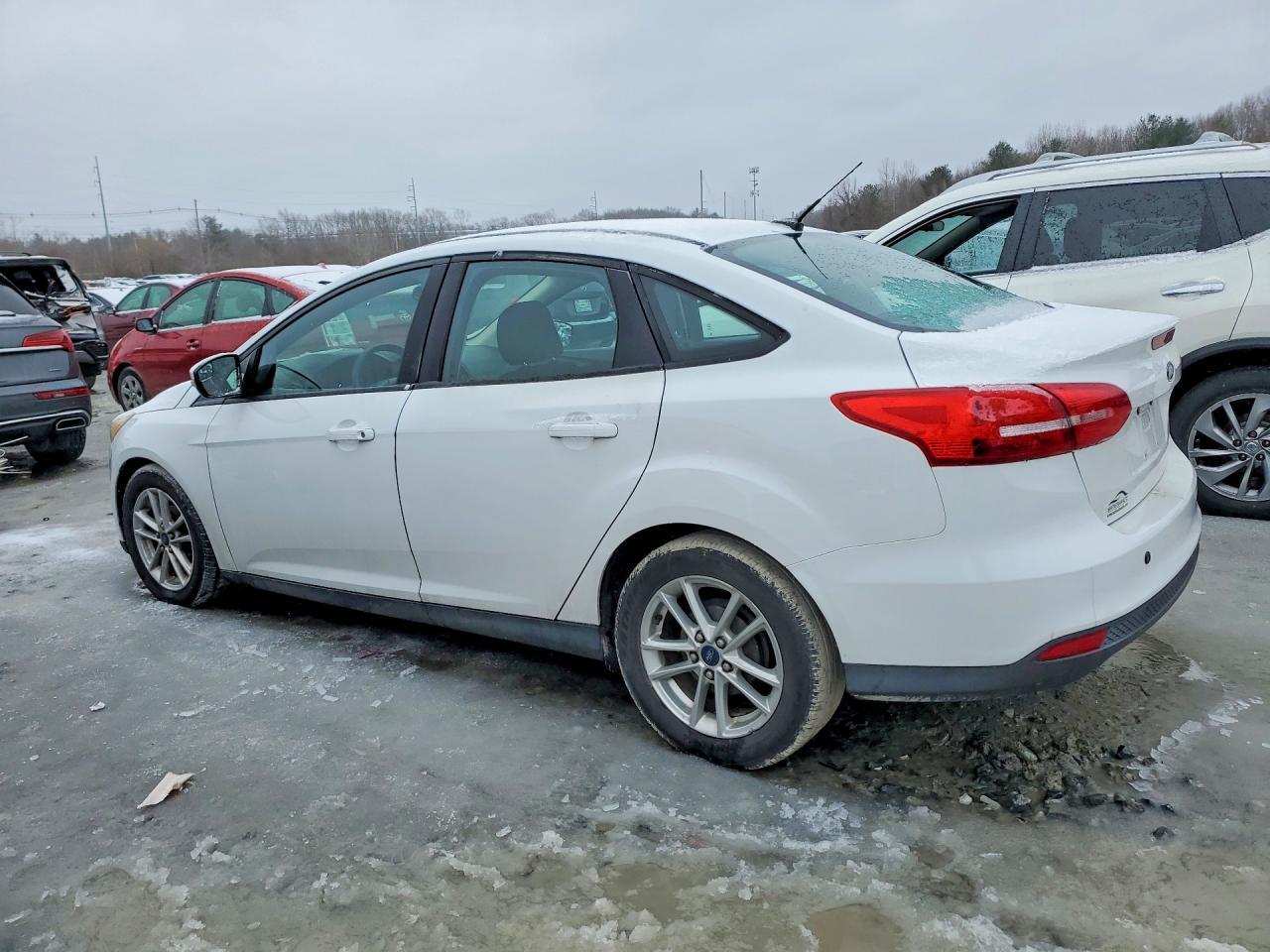 2016 Ford Focus Se - Фото 2