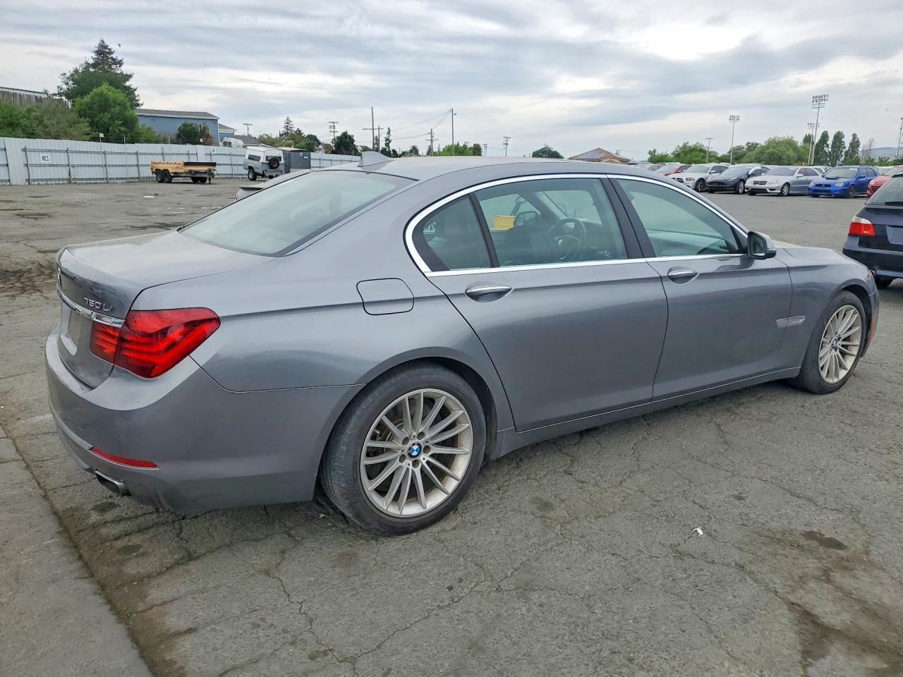 2014 BMW 750 Li - Image 3