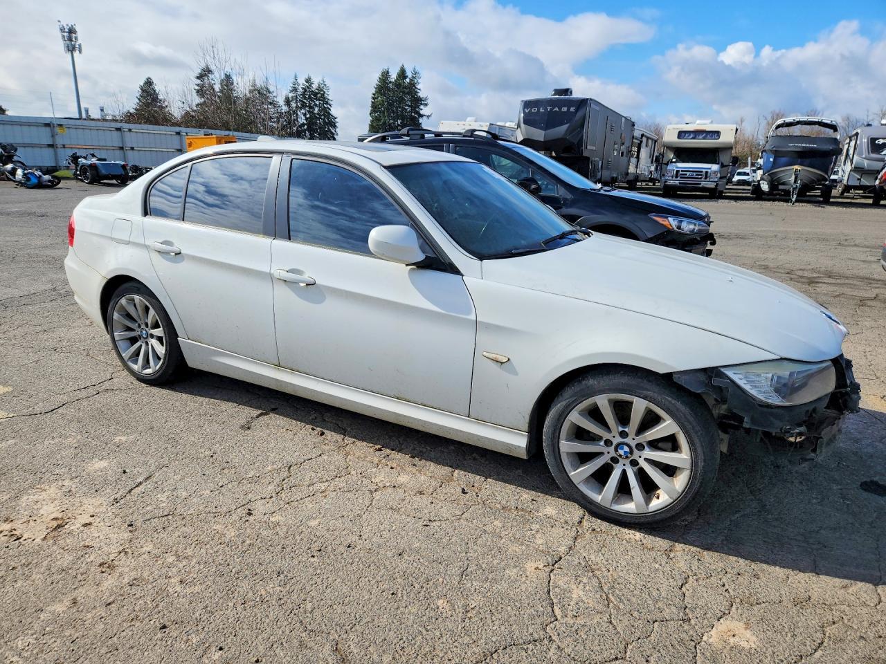 2010 BMW 328 I - Image 4